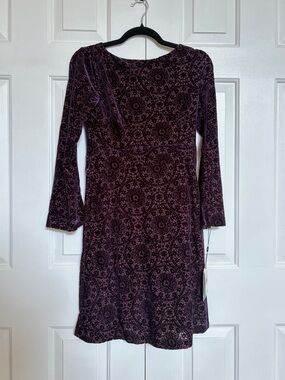 Adrianna Papell Deep Purple Velvet Patterned Long Sleeve Dress, size 2